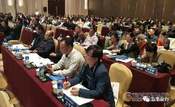 五家渠市有多少人口_...日下午,记者在五家渠市富强路步行街西面路口拍下这样