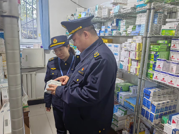 六师市场监管局开展药品经营和使用 专项检查