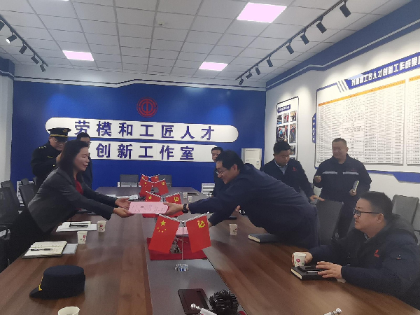现场办公下基层 为民办事解民忧