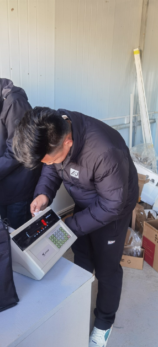 五家渠质量技术监督综合检测检验所 对辖区内电子汽车衡进行免费强制检定