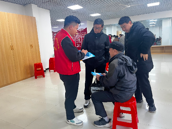 学讲话 悟精神 促发展 惠民生——五家渠质量技术监督综合检测检验所食品药品检验所党支部开展十一月主题党日活动