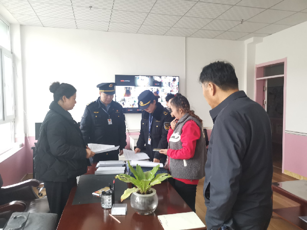 师市市场监管第三所、三大队开展集中用餐单位食品安全专项治理行动