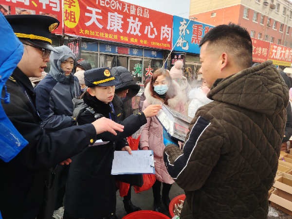 赶“民生大集”，筑安全防线